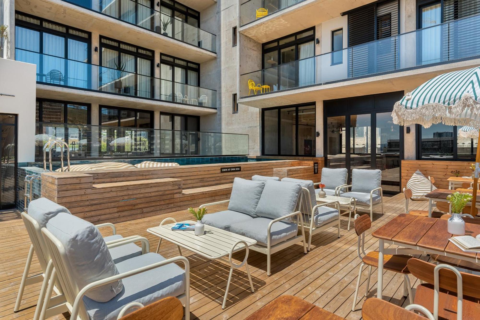 Neighbourgood 84 Harrington Aparthotel Kaapstad Buitenkant foto